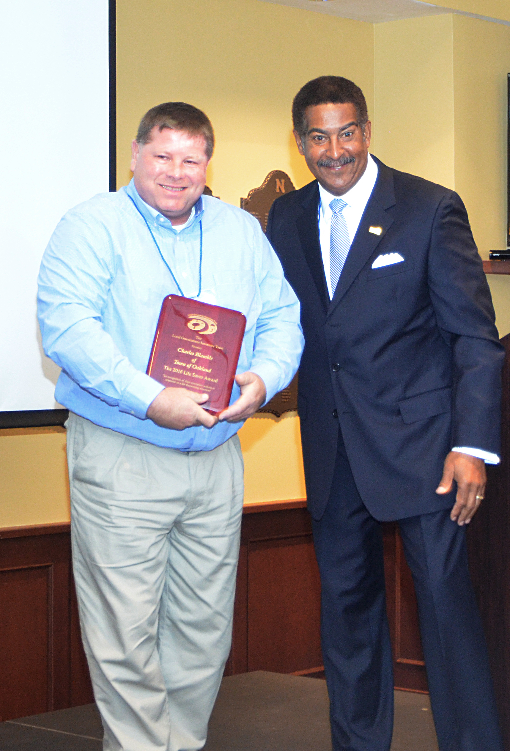 2016 LGIT MTG 15102361